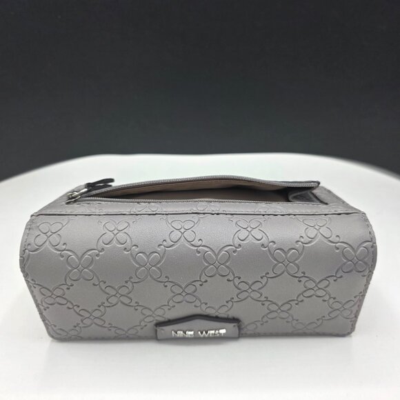 Nine West Reverse Emboss 9 Trifold Wallet Checkbook 13 CC Snap Soft Gray Preown - Picture 6 of 6